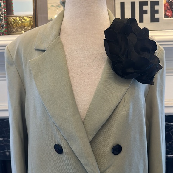 NWT “Zara” light olive double breasted blazer - Picture 2 of 6